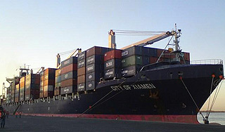 Пираты освободили российских моряков Пираты освободили российских моряков