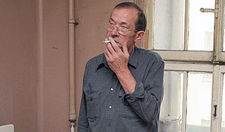 В Петербурге запретят курить в коммуналках В Петербурге запретят курить в коммуналках