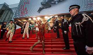 Каннский фестиваль открылся танцами Каннский фестиваль открылся танцами