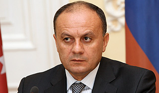 Министра Армении обстреляли в вертолете Министра Армении обстреляли в вертолете