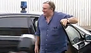 Депардье ездит по Саранску с мигалкой Депардье ездит по Саранску с мигалкой