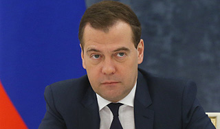 Медведев объяснил отставку Суркова Медведев объяснил отставку Суркова