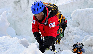 80-летний японец с рекордом покорил Эверест 80-летний японец с рекордом покорил Эверест