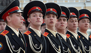 Суворовцам вернут офицеров-воспитателей Суворовцам вернут офицеров-воспитателей