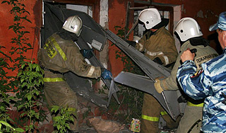 Двое детей погибли в рухнувшей библиотеке Двое детей погибли в рухнувшей библиотеке