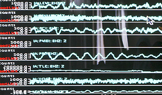 Волна землетрясений прокатилась по России Волна землетрясений прокатилась по России