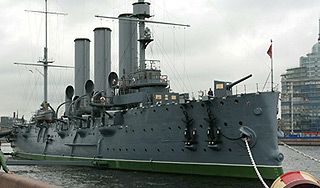 Крейсер "Аврора" отправят на ремонт летом Крейсер "Аврора" отправят на ремонт летом