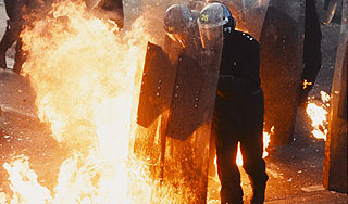 Парад в Швейцарии закончился погромами Парад в Швейцарии закончился погромами