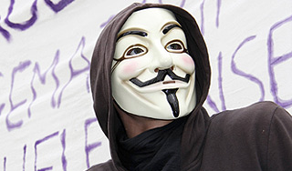 Информатор WikiLeaks похитил $700 тысяч Информатор WikiLeaks похитил $700 тысяч