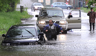 Рекордные осадки затопили Москву Рекордные осадки затопили Москву