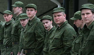 Деньги солдат шли руководству Минобороны Деньги солдат шли руководству Минобороны