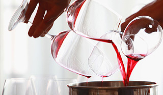 Губернатор сэкономил на вине для короля Губернатор сэкономил на вине для короля