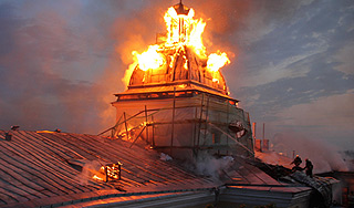 В Петербурге сгорел знаменитый институт В Петербурге сгорел знаменитый институт