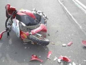 Скутерист-нарушитель покалечил и себя, и пешехода