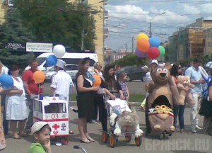День защиты детей в Брянске отметили парадом колясок Фото: БРЯНСК.RU