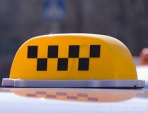 Двое жителей Брянска забрали у таксиста автомобиль