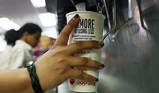 Лед в кафе грязнее воды в туалете Лед в кафе грязнее воды в туалете