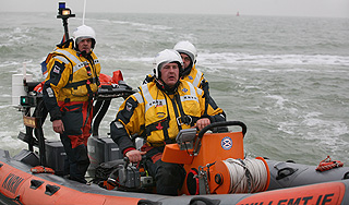 В Индийском океане затонуло судно с людьми В Индийском океане затонуло судно с людьми