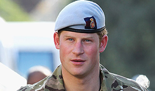 Принц Гарpи спас плачущего гея Принц Гарpи спас плачущего гея