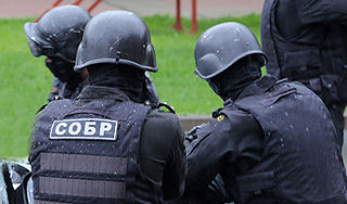 Бандиты в форме СОБРа ограбили банк Бандиты в форме СОБРа ограбили банк