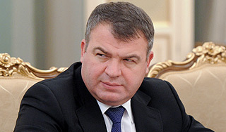 Сердюкова уличили в миллионных премиях Сердюкова уличили в миллионных премиях