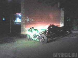 Мотоциклист разбился о забор больницы