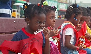 Ученые: В США вымирает белое население Ученые: В США вымирает белое население