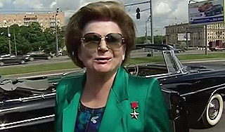 Терешкова приехала к Путину на "Чайке" Терешкова приехала к Путину на "Чайке"