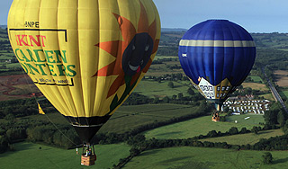 Под Псковом воздушные шары упали в болото Под Псковом воздушные шары упали в болото