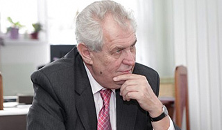 Лидер Чехии: Кабмин должен уйти в отставку Лидер Чехии: Кабмин должен уйти в отставку