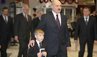 Армян возмутили траты на сына Лукашенко Армян возмутили траты на сына Лукашенко