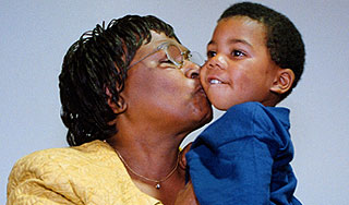 В Африке запретили прилюдно целоваться В Африке запретили прилюдно целоваться