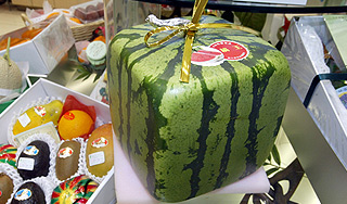 Самый дорогой арбуз продали за $3200 Самый дорогой арбуз продали за $3200