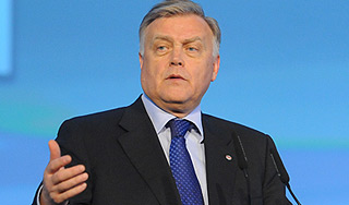 Якунин назвал свою "отставку" провокацией Якунин назвал свою "отставку" провокацией