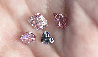 В Москве украли бриллианты на 8,5 млн В Москве украли бриллианты на 8,5 млн