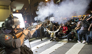 Миллион бразильцев столкнулись с полицией Миллион бразильцев столкнулись с полицией