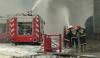 Молния взорвала завод пиротехники в Китае Молния взорвала завод пиротехники в Китае