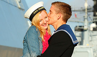 Британским морякам запретили тост за жен Британским морякам запретили тост за жен