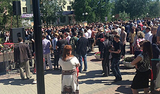 Нефтеюганск вспоминает убитого мэра Нефтеюганск вспоминает убитого мэра