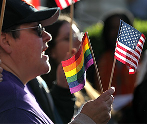 Суд США уравнял однополые пары в правах Суд США уравнял однополые пары в правах