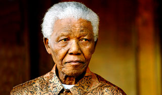 Внука Манделы обязали вернуть останки родни Внука Манделы обязали вернуть останки родни