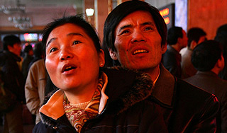 На вокзале в Китае показали порнофильм На вокзале в Китае показали порнофильм