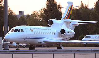 Власти Австрии обыскали самолет Моралеса Власти Австрии обыскали самолет Моралеса