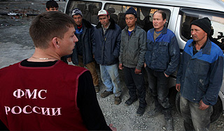 Для мигрантов в России введут особый статус Для мигрантов в России введут особый статус