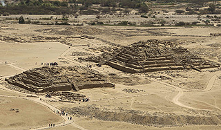 Строители разрушили пирамиду в Перу Строители разрушили пирамиду в Перу