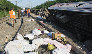 Названа причина крушения поезда на Кубани Названа причина крушения поезда на Кубани