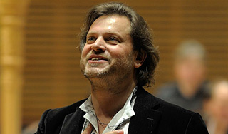 В Петербурге ограбили квартиру звезды оперы В Петербурге ограбили квартиру звезды оперы