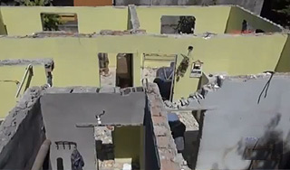 Турчанка разобрала дом мужа по частям Турчанка разобрала дом мужа по частям