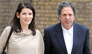 Жена миллиардера разводится от удушения Жена миллиардера разводится от удушения