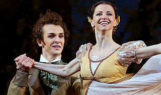 Абрамович пришел на премьеру в Большой Абрамович пришел на премьеру в Большой